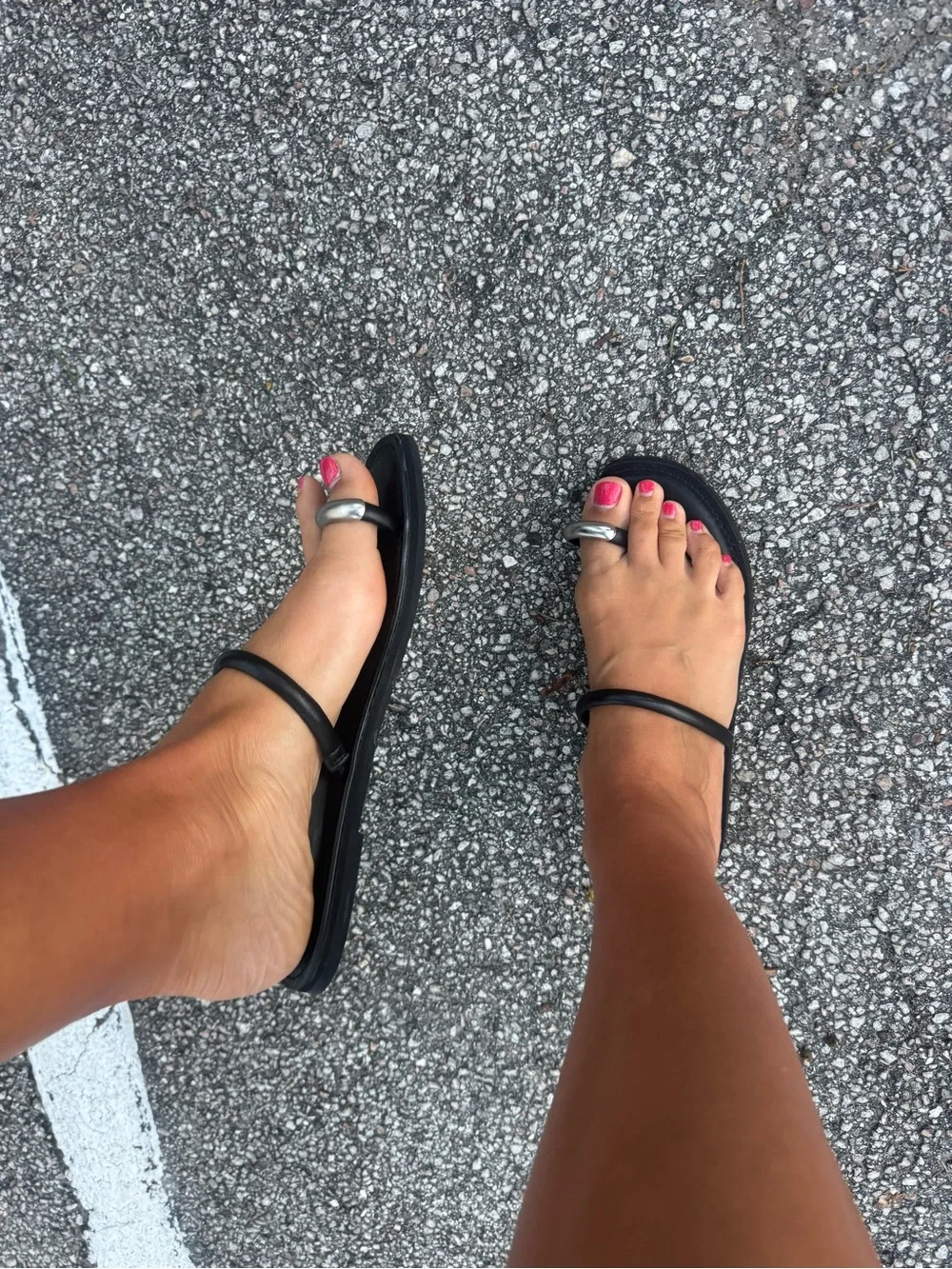 Black Women's Toe-Ring Slide Sandals